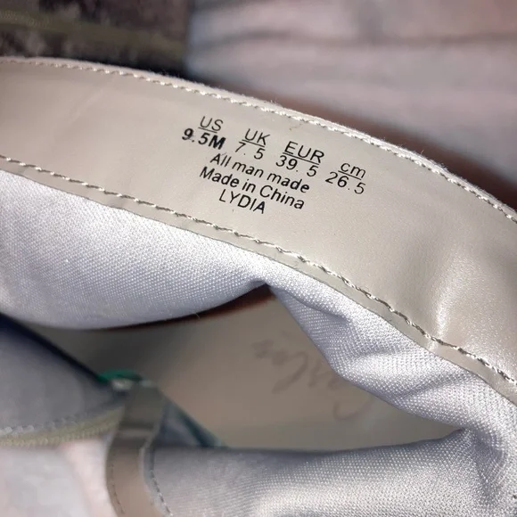 Carlos Santana Beige and Black snakeskin Ankle Booties - Picture 3 of 6